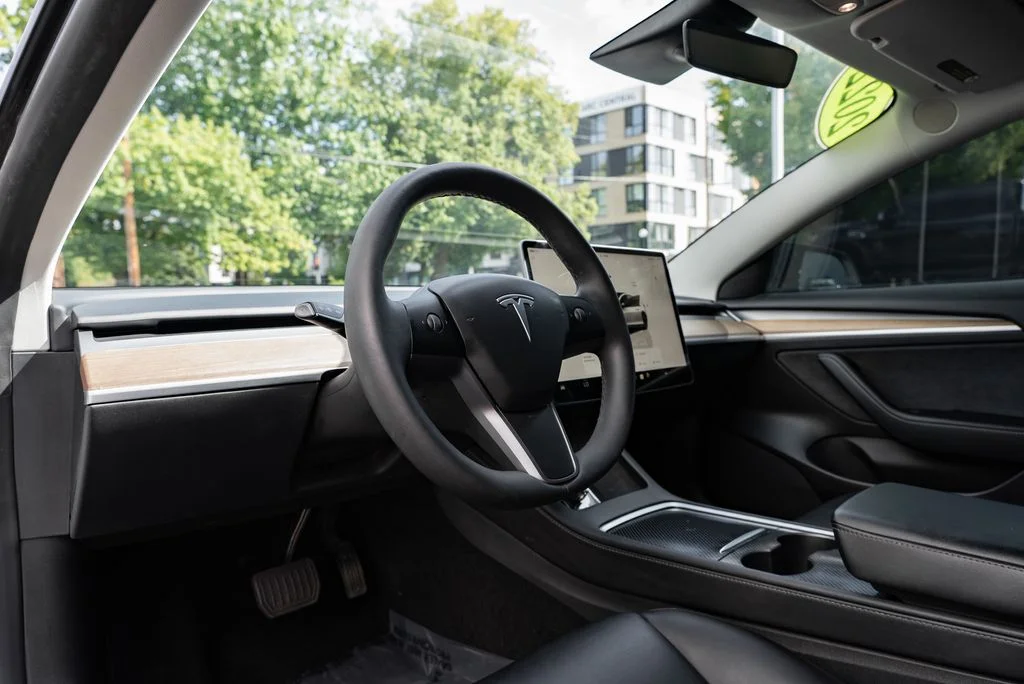 Used 2022 White Tesla Long Range image 17