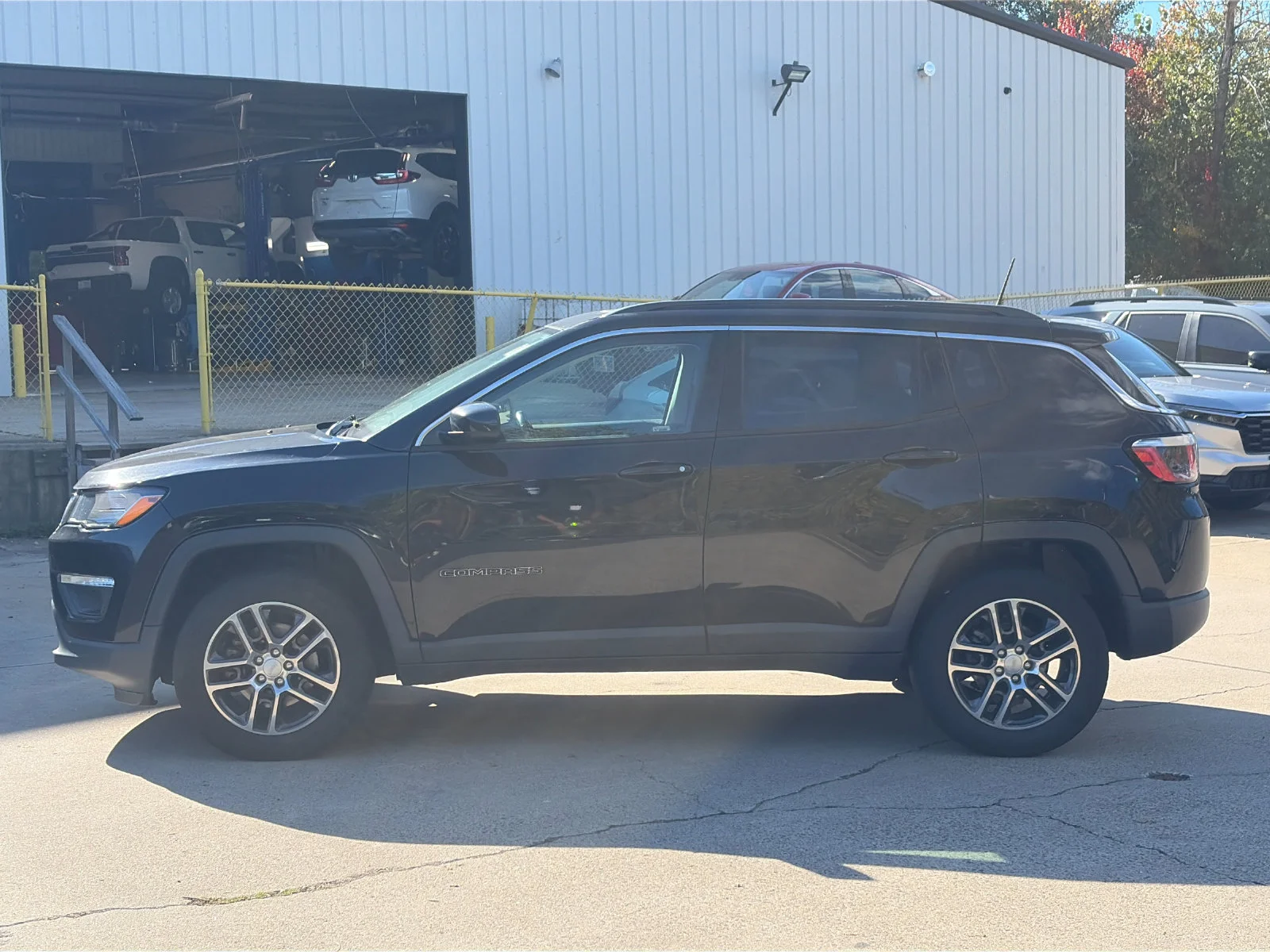 Used 2020 Diamond Black Jeep Latitude image 2