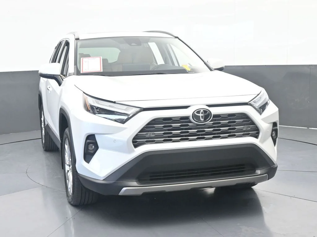 Used 2023 Ice Cap Toyota Limited image 9
