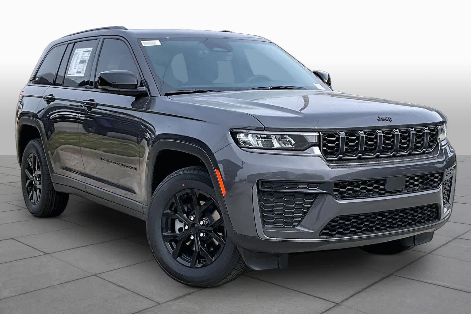 New 2026 Baltic Gray Metallic Clear-Coat Exterior Paint Jeep Laredo Altitude image 3