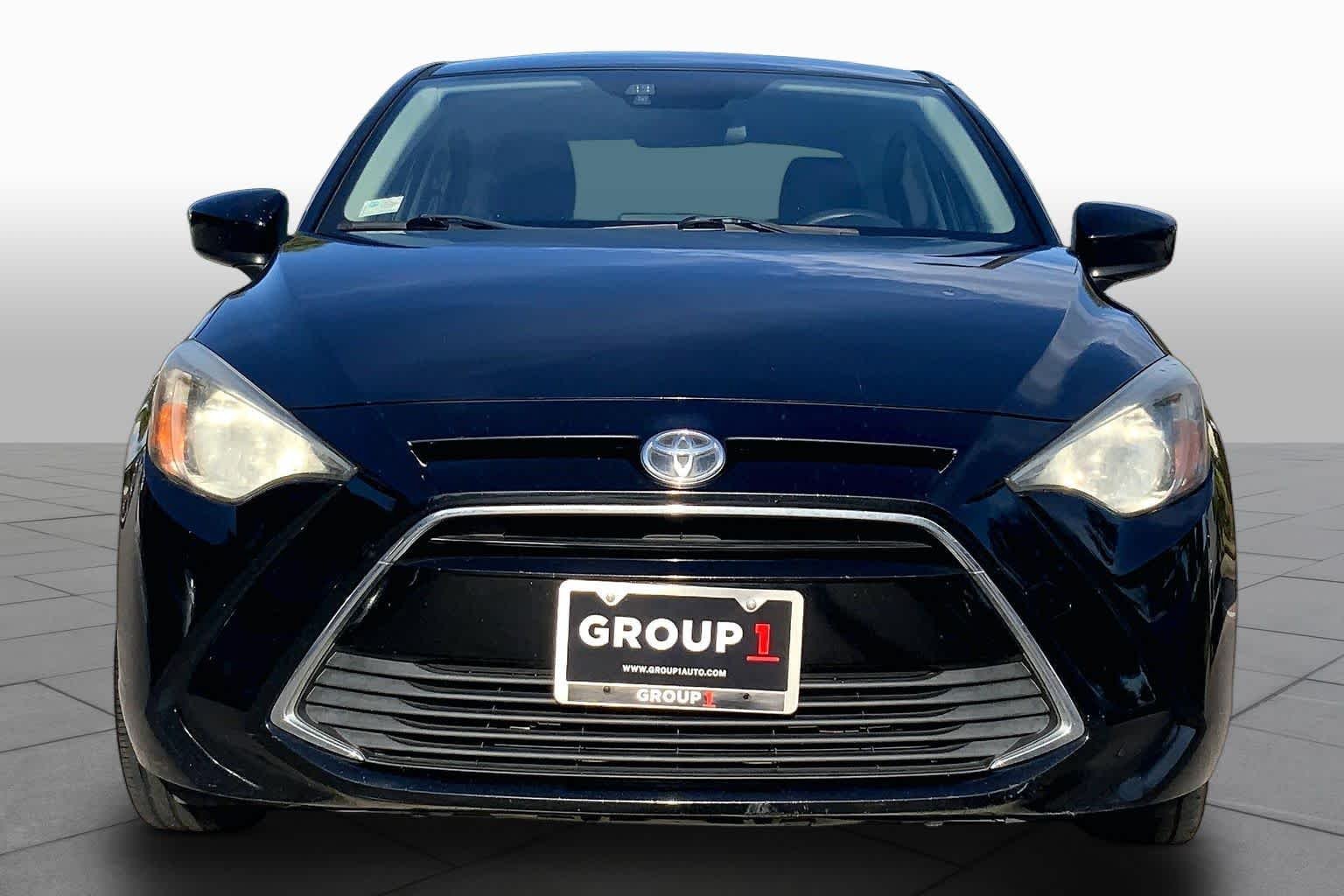 Pre-Owned 2017 Toyota Yaris IA