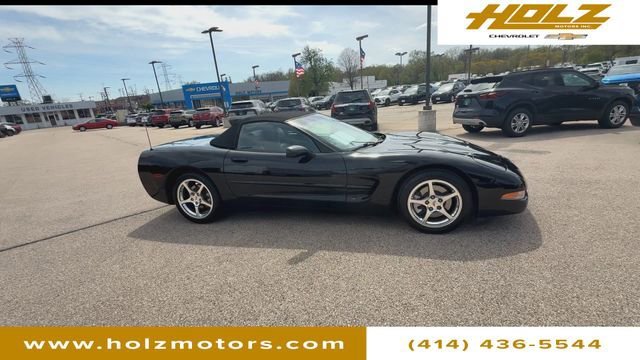 Used 2001 Black Chevrolet 2dr Convertible image 10