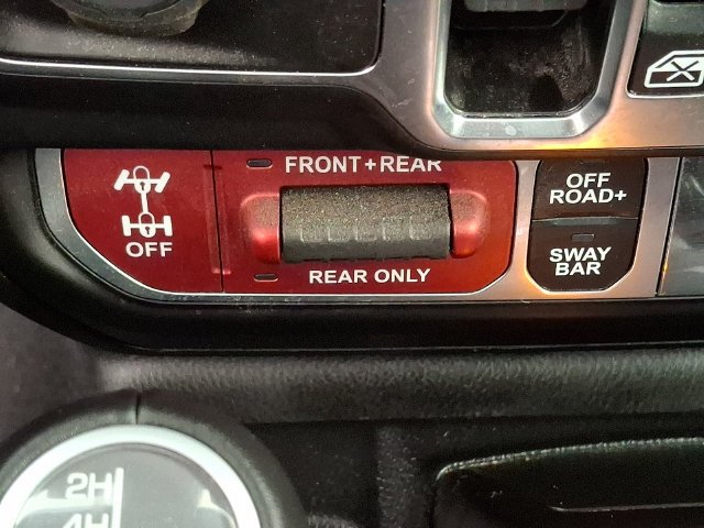 Used 2025 White Jeep Rubicon image 28