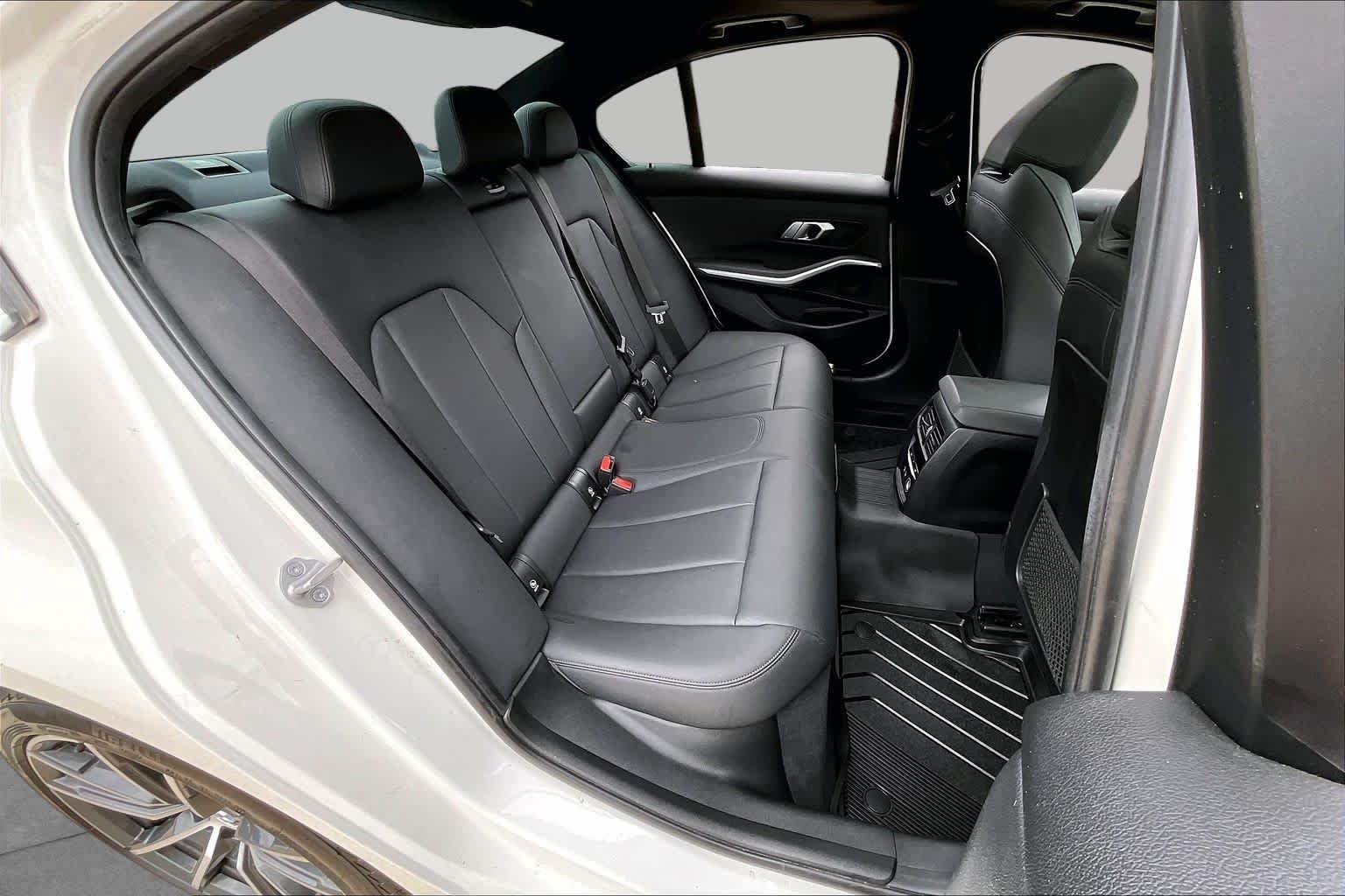 Used 2020 Alpine White BMW 330i image 19