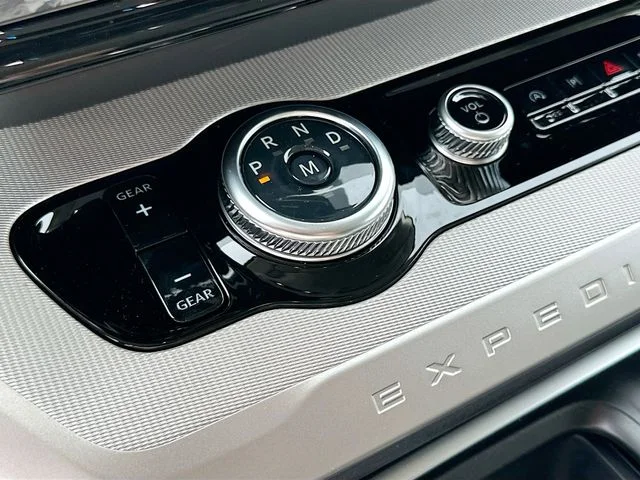 New 2026 Oxford White Ford Active image 12