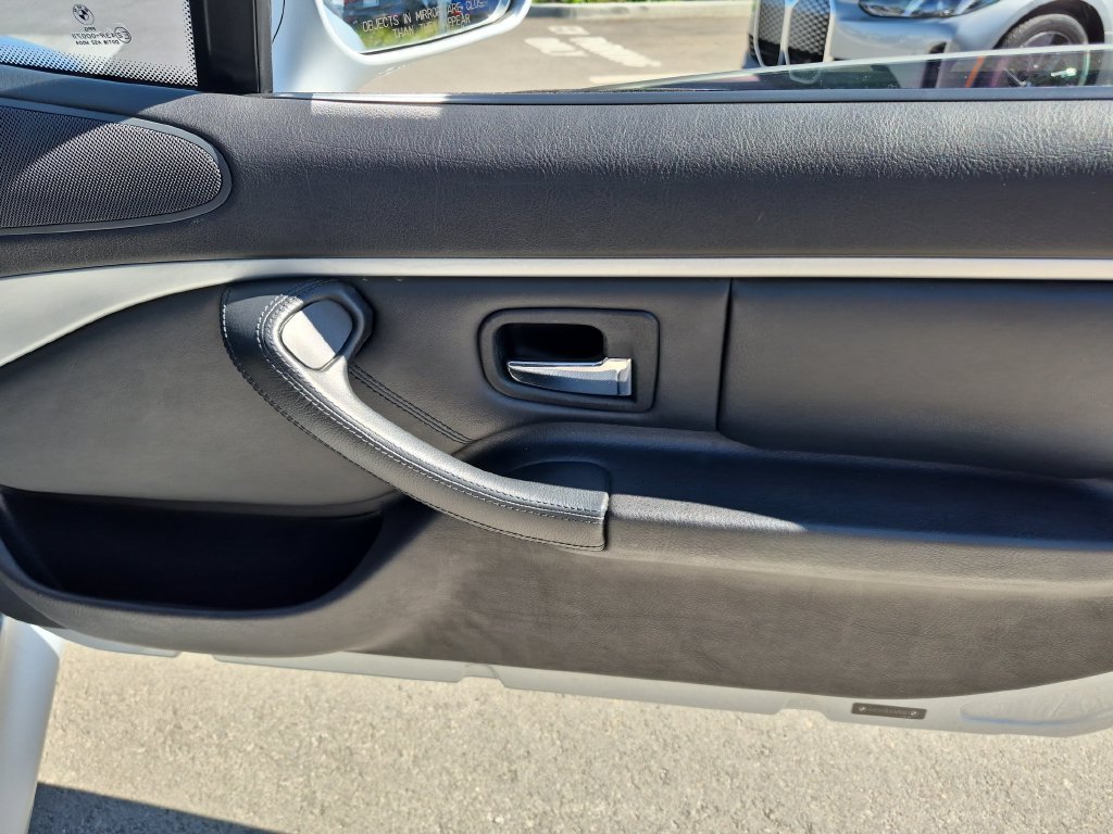Used 2002  BMW 3.0i image 16