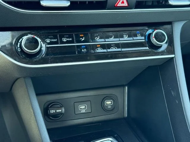 2023 Hyundai Sonata SE - Photo 17