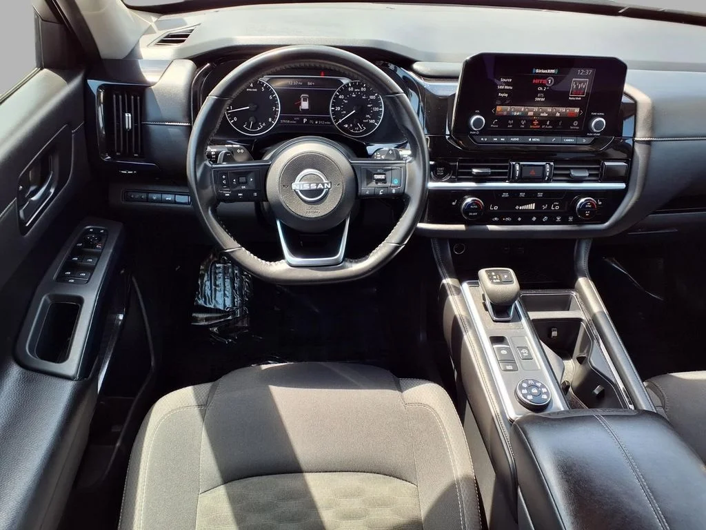 Used 2025 Silver Nissan SV image 4