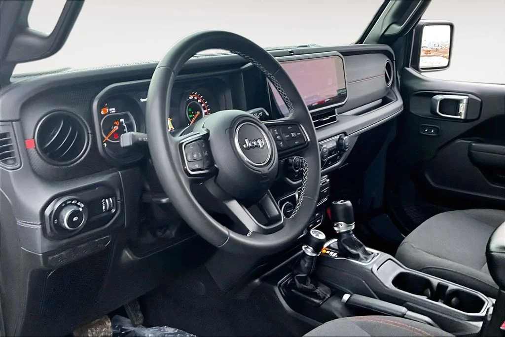 2025 Jeep Wrangler 4-Door Rubicon - Photo 14