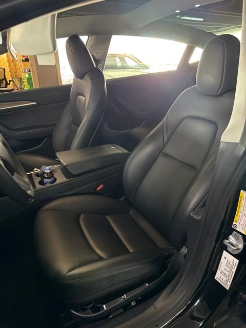 Used 2023  Tesla Base image 5