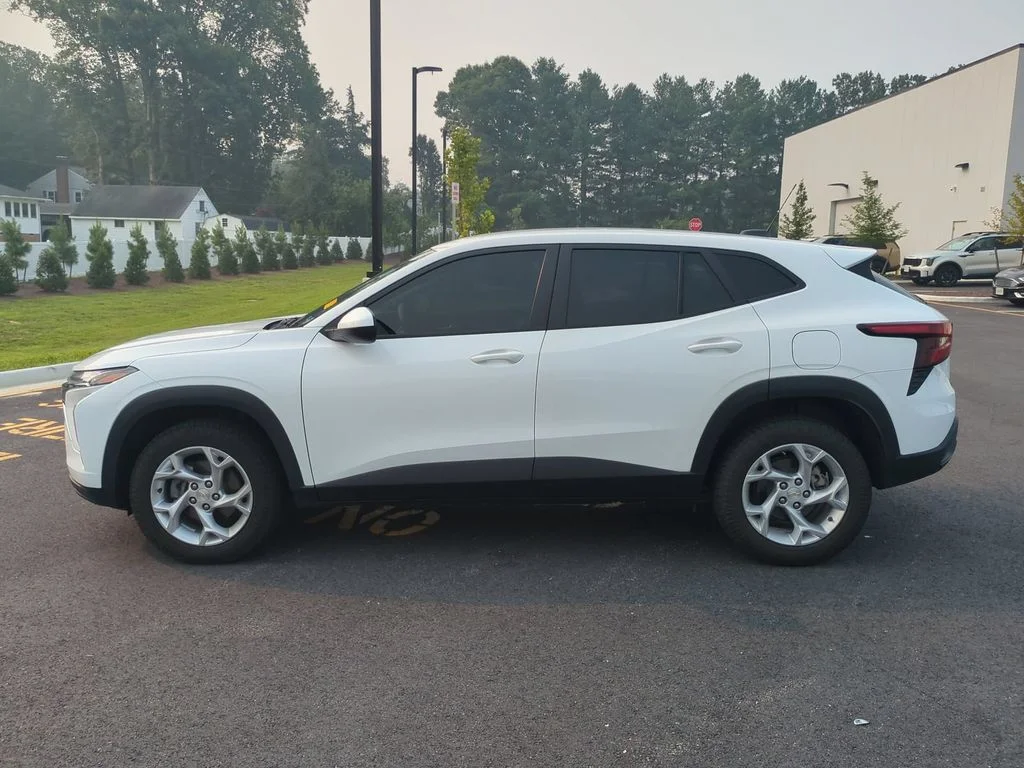 Used 2024 White Chevrolet LS image 7