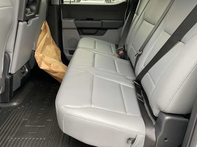 New 2025 Oxford White Ford F-600® XL image 9