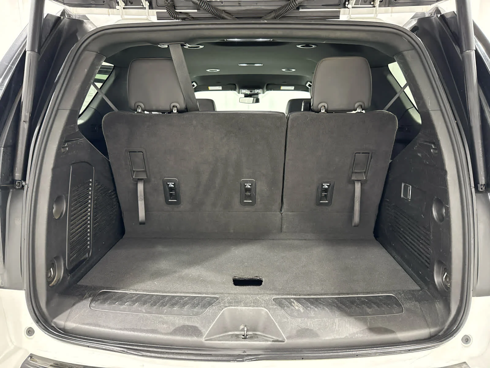 Used 2024 Summit White Chevrolet LT image 14
