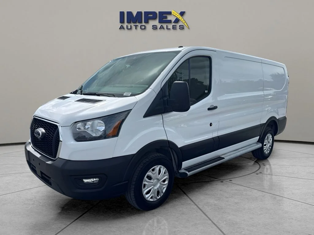 Used 2025 White Ford Base image 1