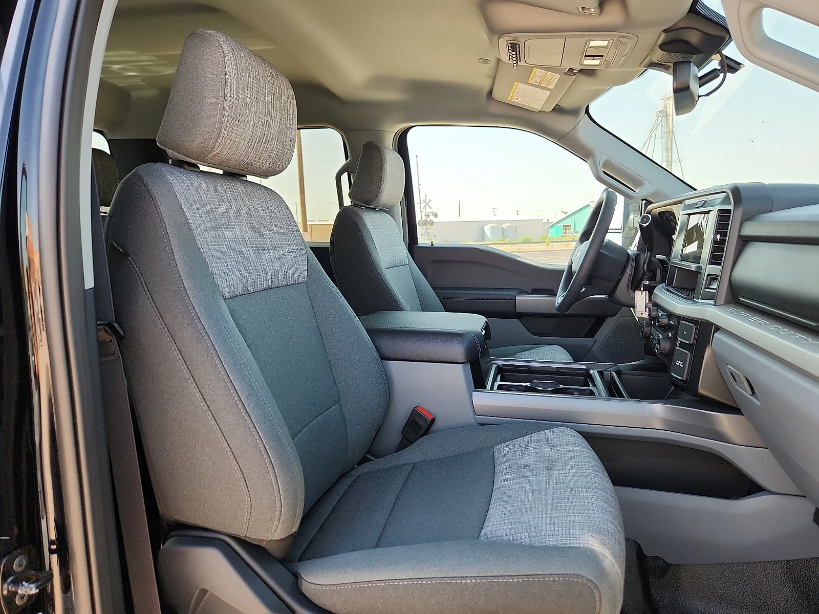 New 2027 Agate Black Metallic Ford XLT image 20