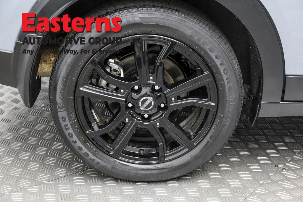 Used 2023 Gray Nissan SR image 29