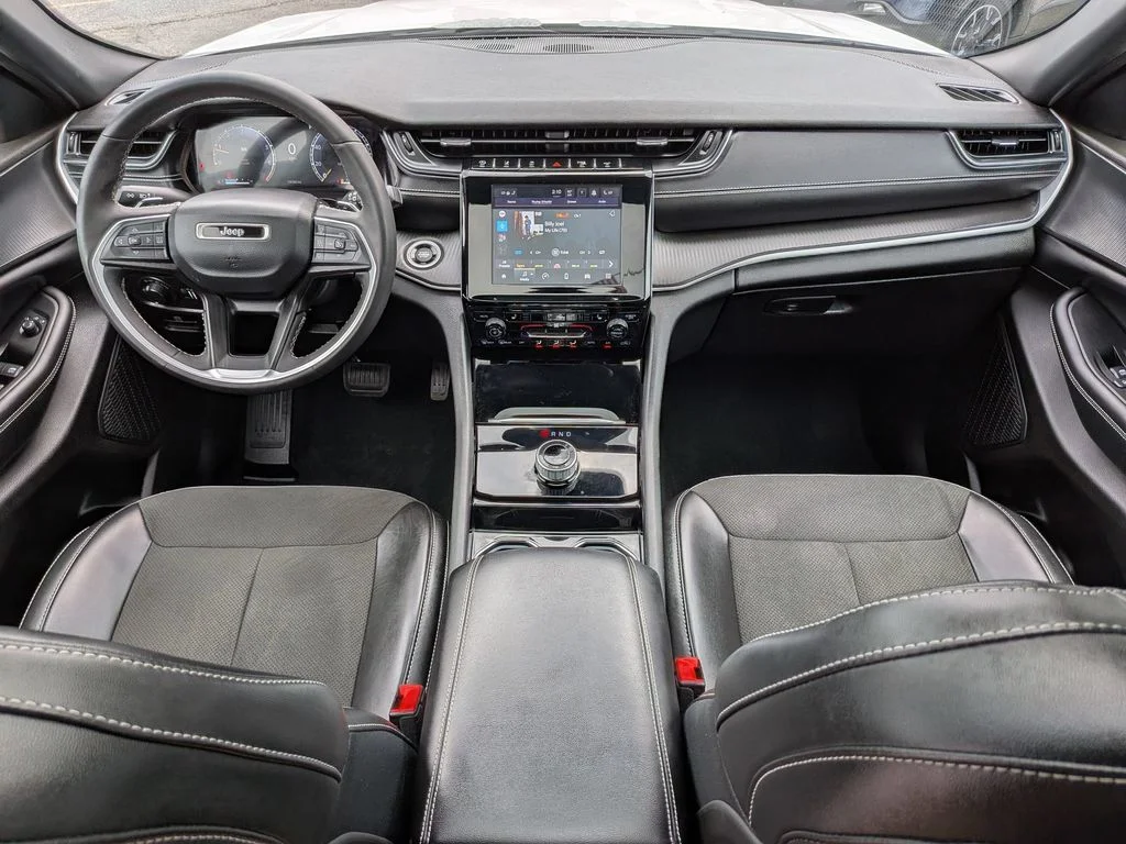 Used 2023 White Jeep Altitude X image 22