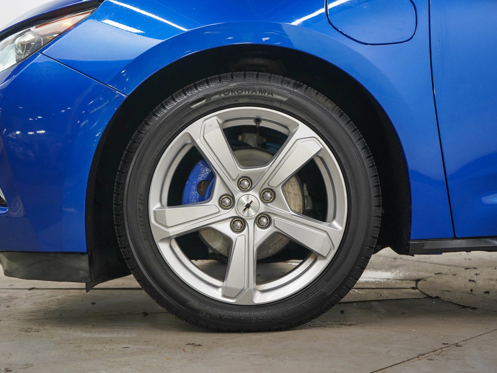 Used 2017 Kinetic Blue Metallic Chevrolet LT image 22
