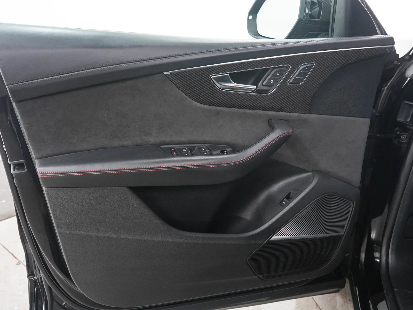 Used 2021 Night Black Audi 4.0T image 22