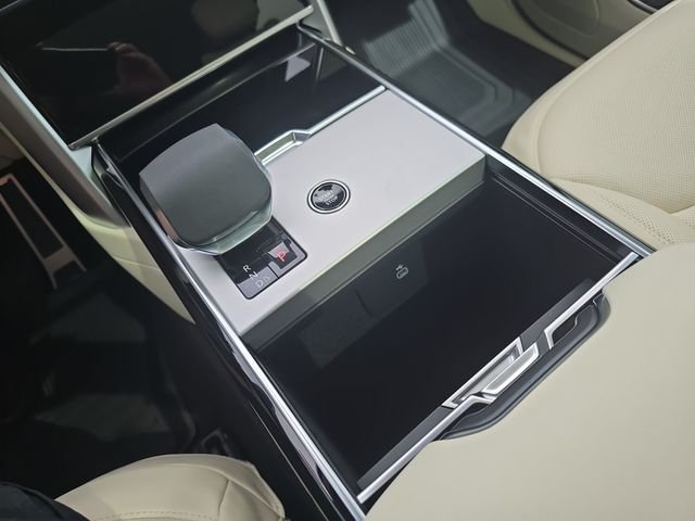 New 2026 Ostuni Pearl White LAND ROVER SE image 18