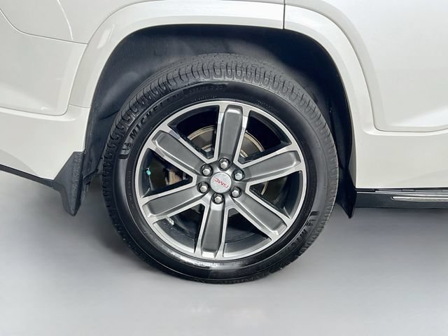 Used 2017 WHITE FROST TRICOAT GMC Denali image 40