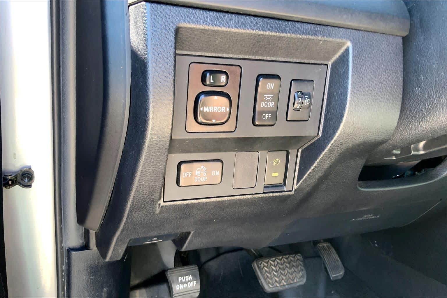 Used 2014 Silver Sky Metallic Toyota SR image 34