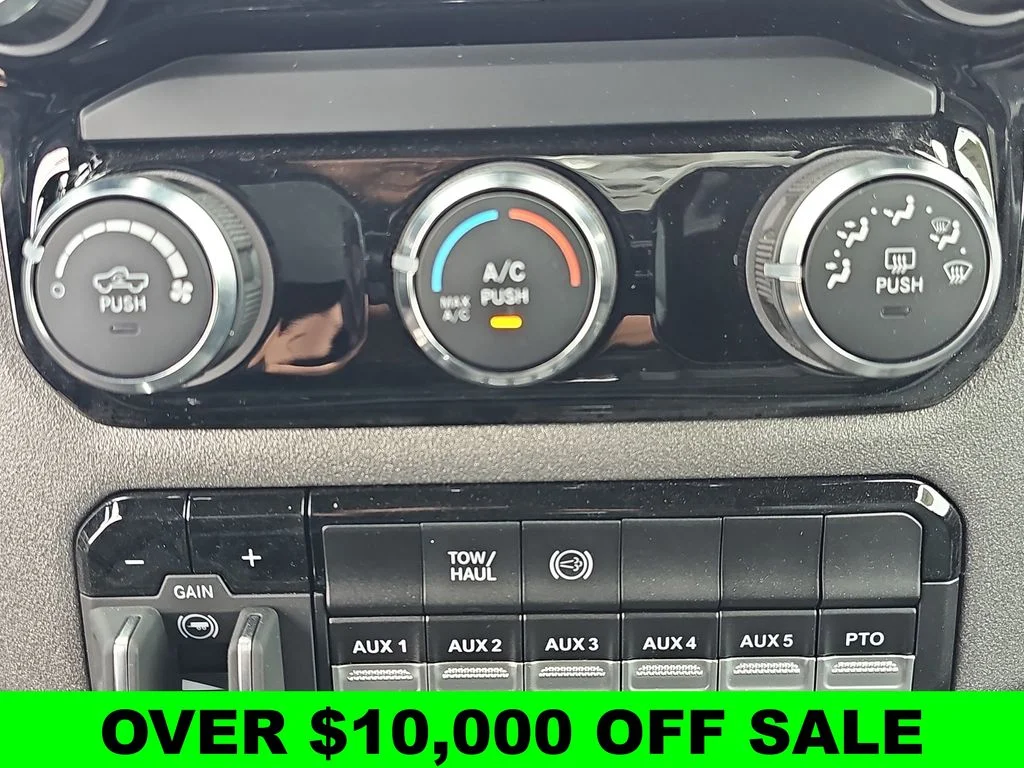 2025 RAM 3500 Chassis Tradesman - Photo 19