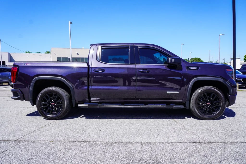 Used 2023 Silver GMC Elevation image 32