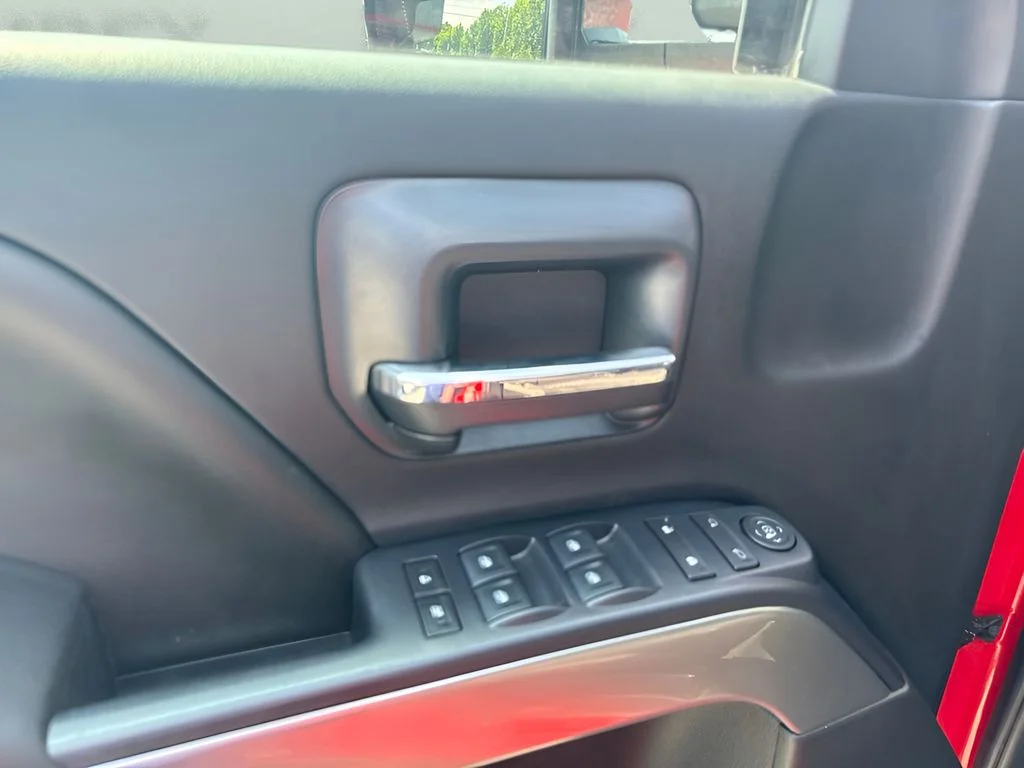 Used 2015 Red Chevrolet LT image 21