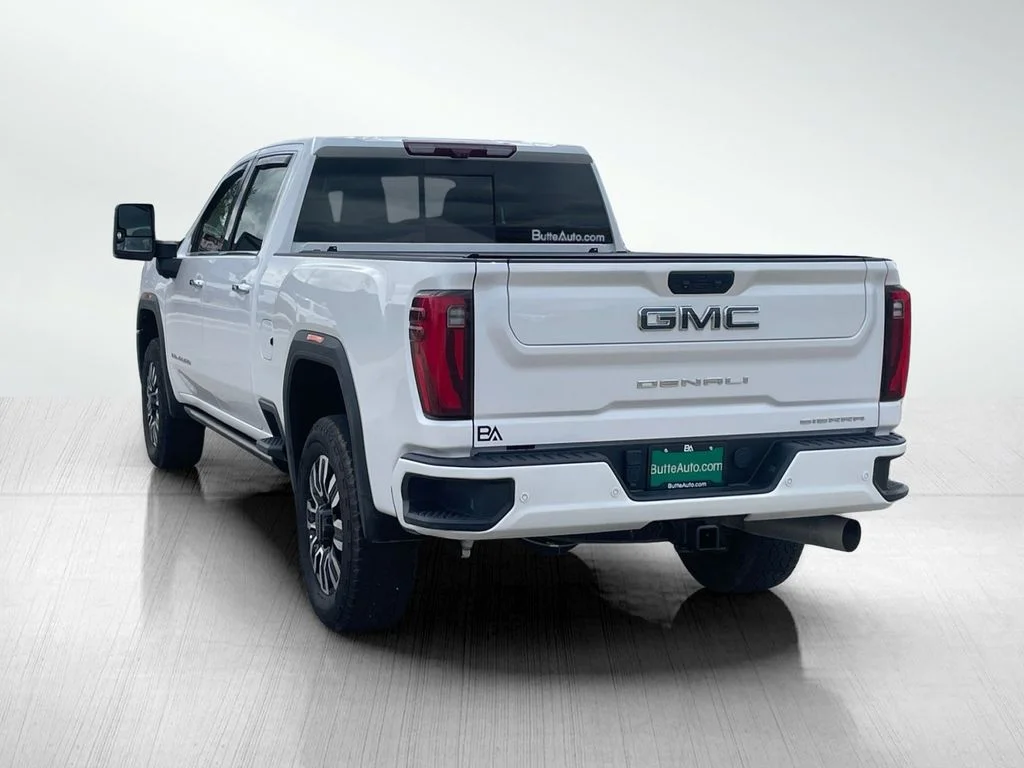 Used 2024 White Frost Tricoat GMC Denali Ultimate image 5