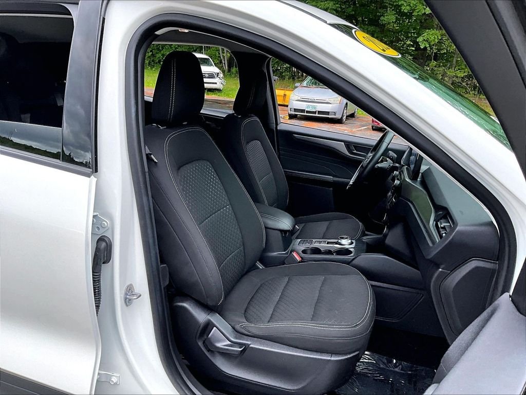 Used 2023 White Metallic Ford Active image 11