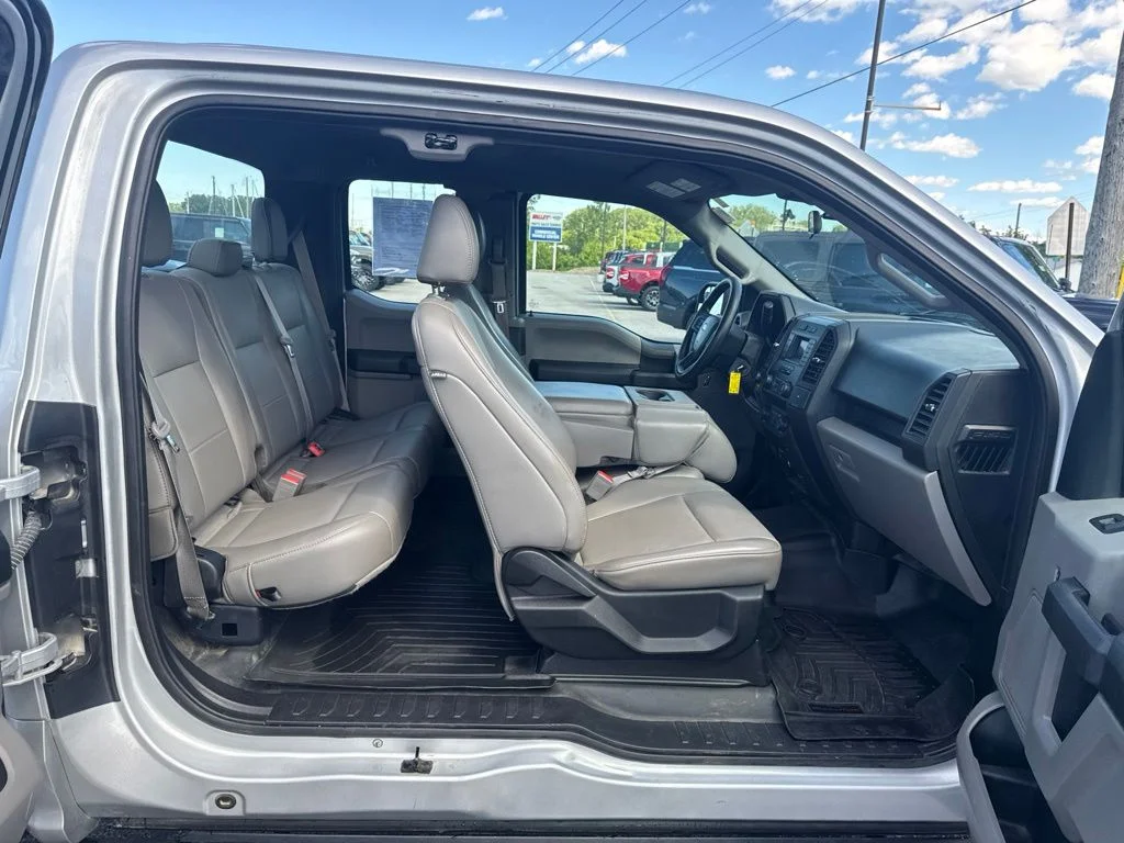 Used 2019 Silver Ford XL image 40
