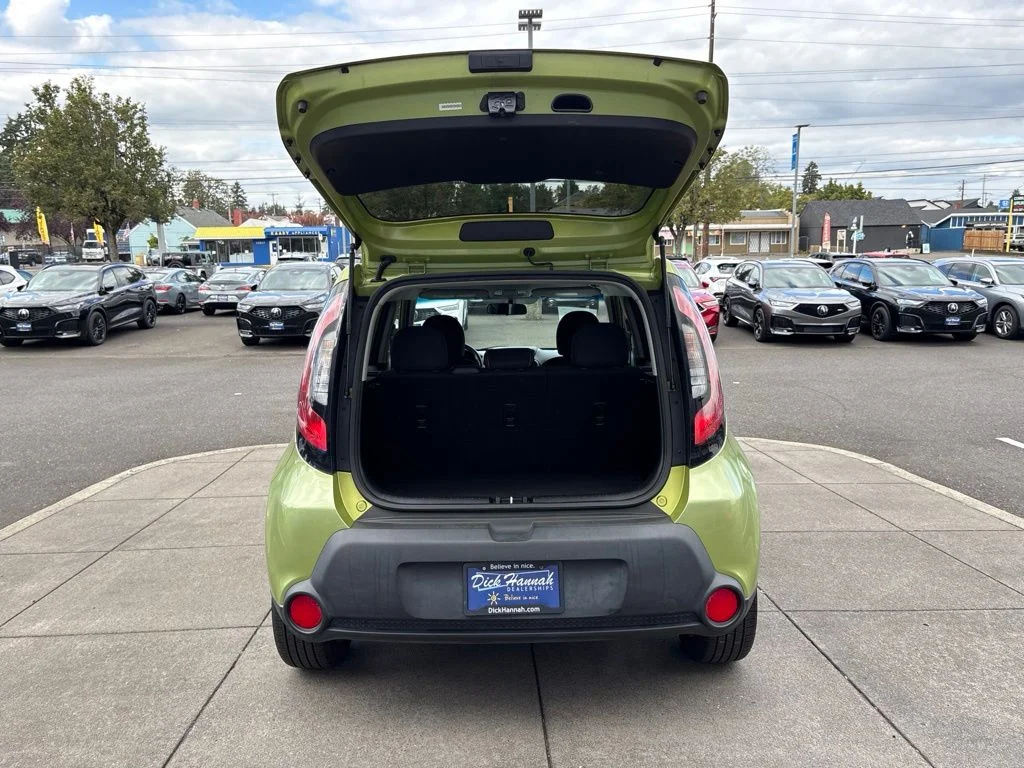 Used 2014 Green Kia Plus image 5