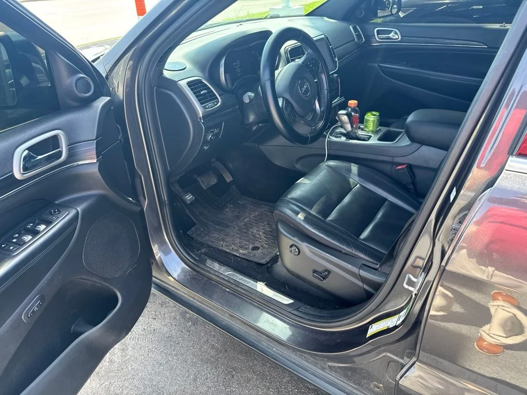 Used 2020 Gray Jeep Limited image 8