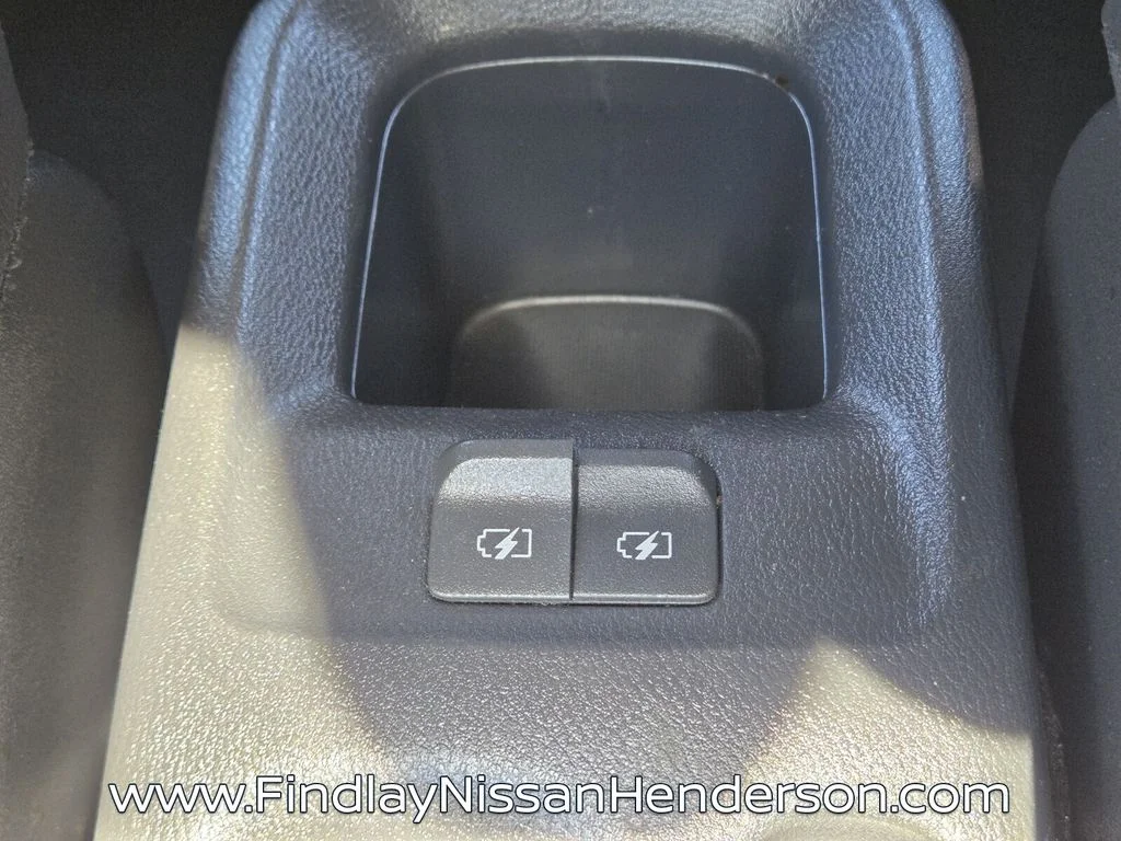 Certified Used 2020  Nissan SR image 24