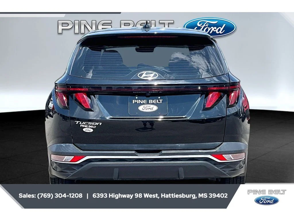 Used 2023 Phantom Black Hyundai SE image 4