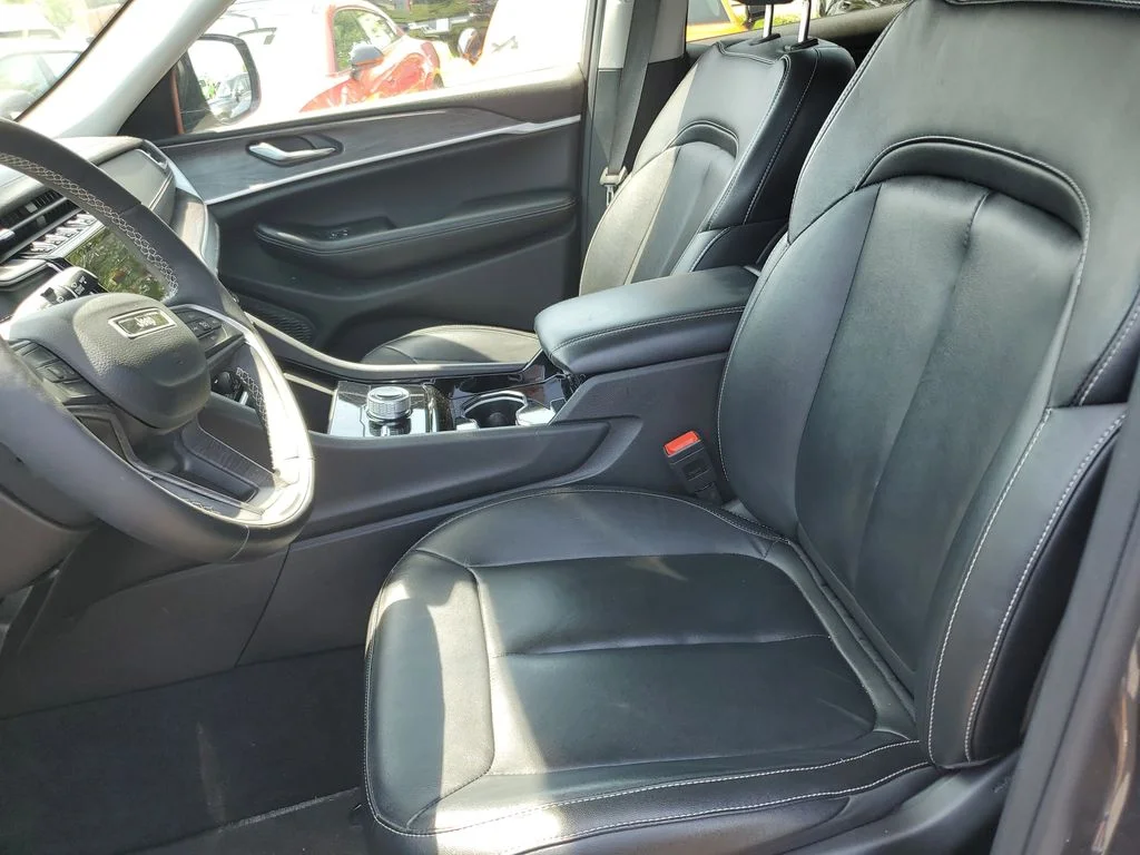 Used 2023 Gray Jeep Limited image 17