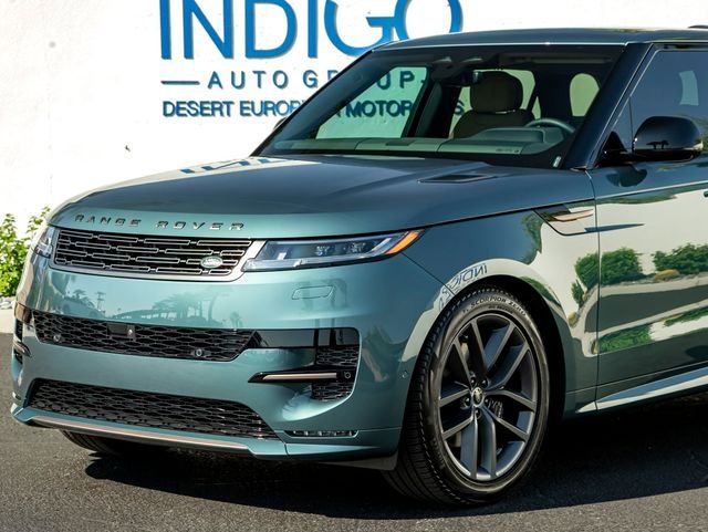Certified Used 2024 Giola Green Metallic Land Rover Dynamic SE image 2