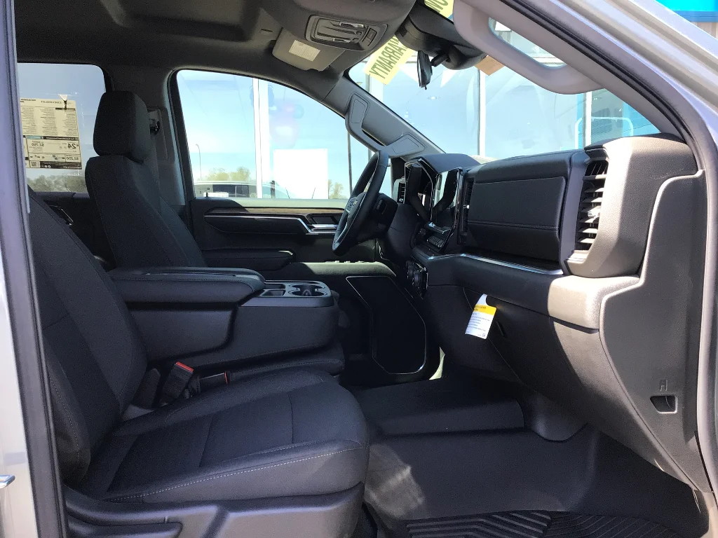 2026 Chevrolet Silverado 1500 LT - Photo 6