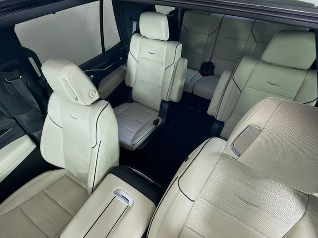 Used 2022 White Cadillac Sport image 14