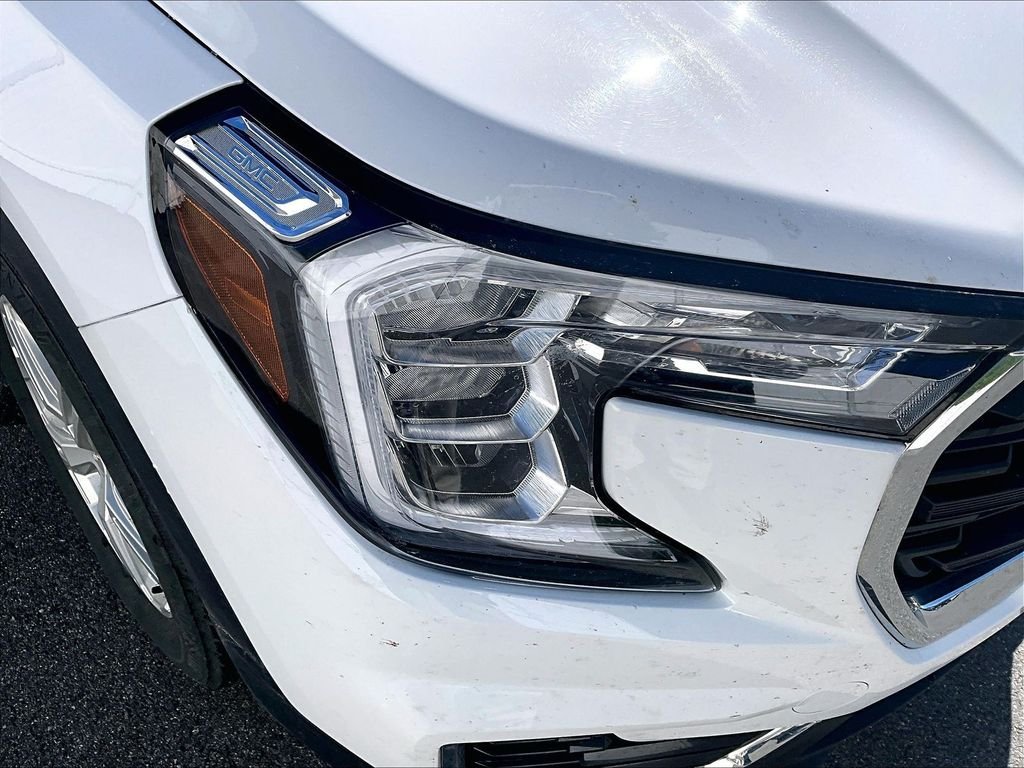Used 2024 Summit White GMC SLE image 30