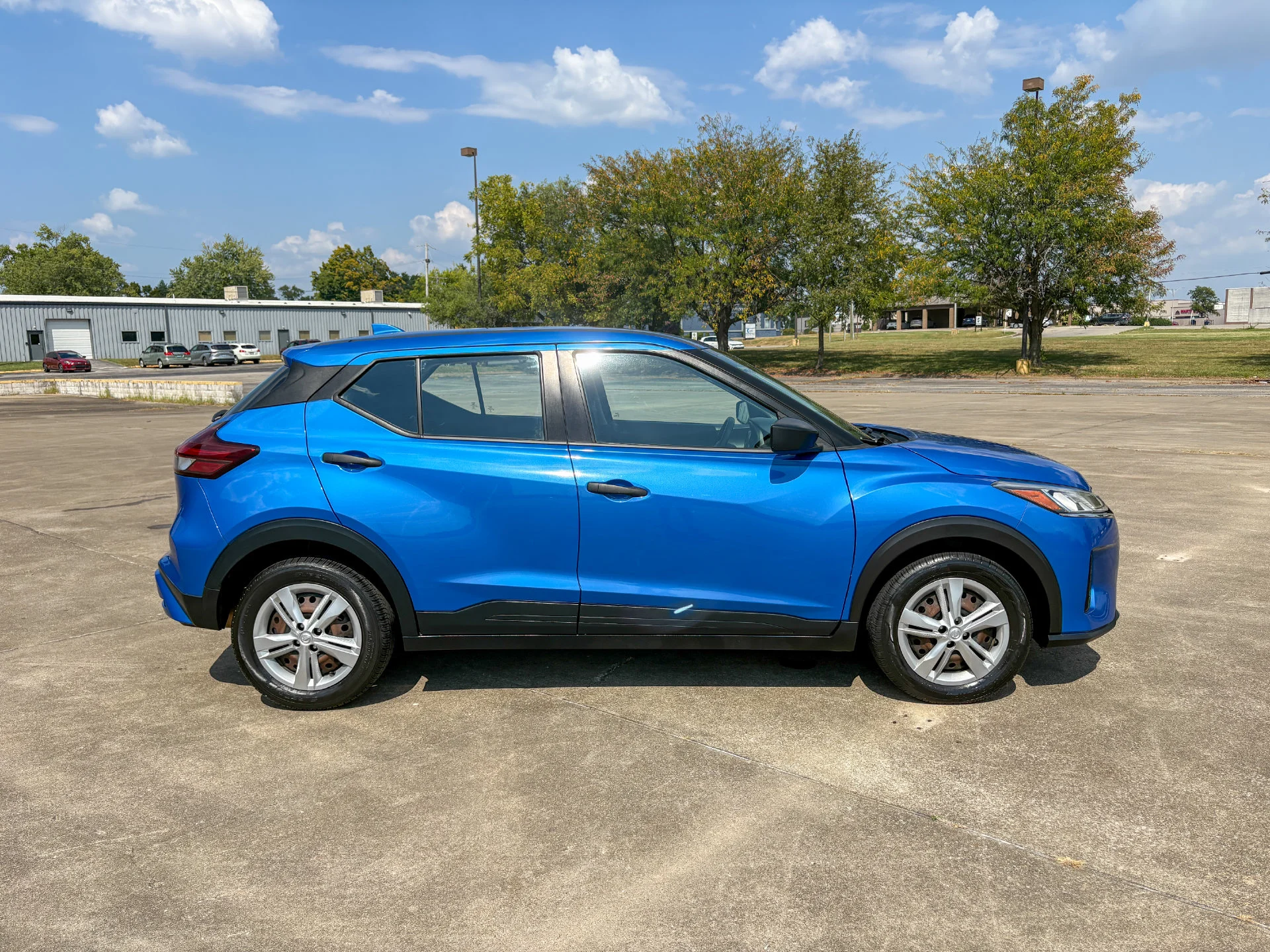 Used 2021 Blue Nissan S image 13