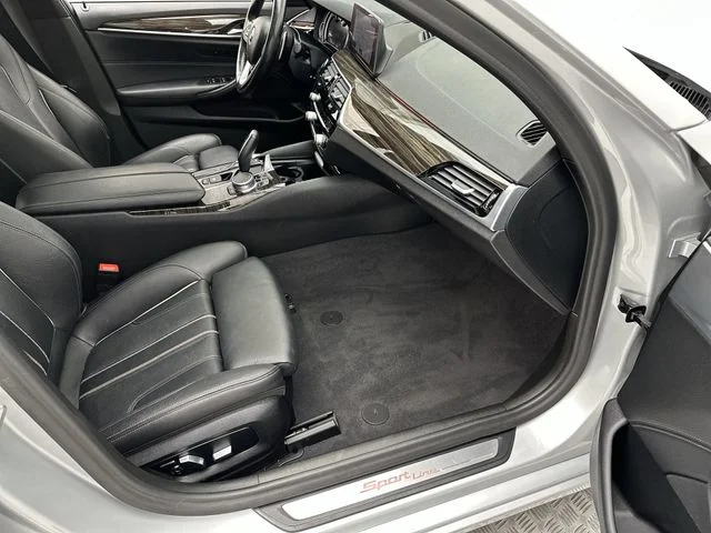 Used 2019 Silver BMW 530i xDrive image 25