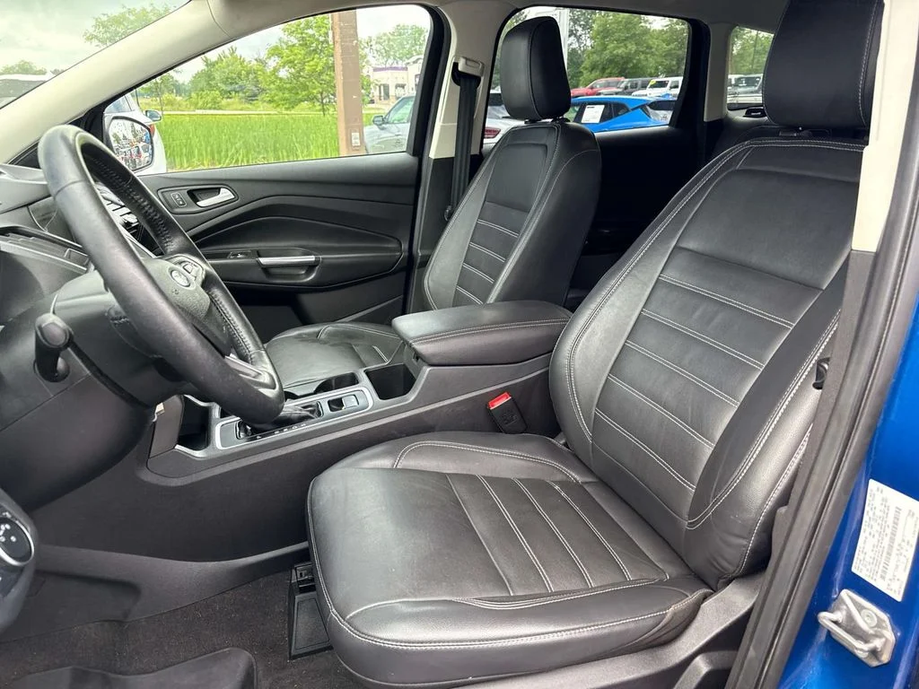Used 2018 Blue Ford SEL image 15