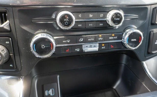 Used 2022 White Metallic Ford XLT image 23