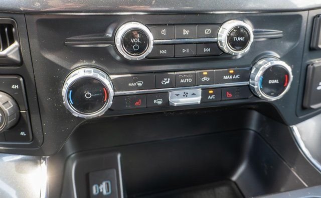 Used 2022 White Metallic Ford XLT image 23