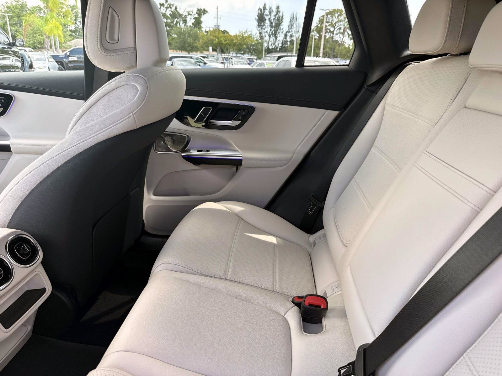 New 2026 Polar White Mercedes-Benz 300 SUV image 14