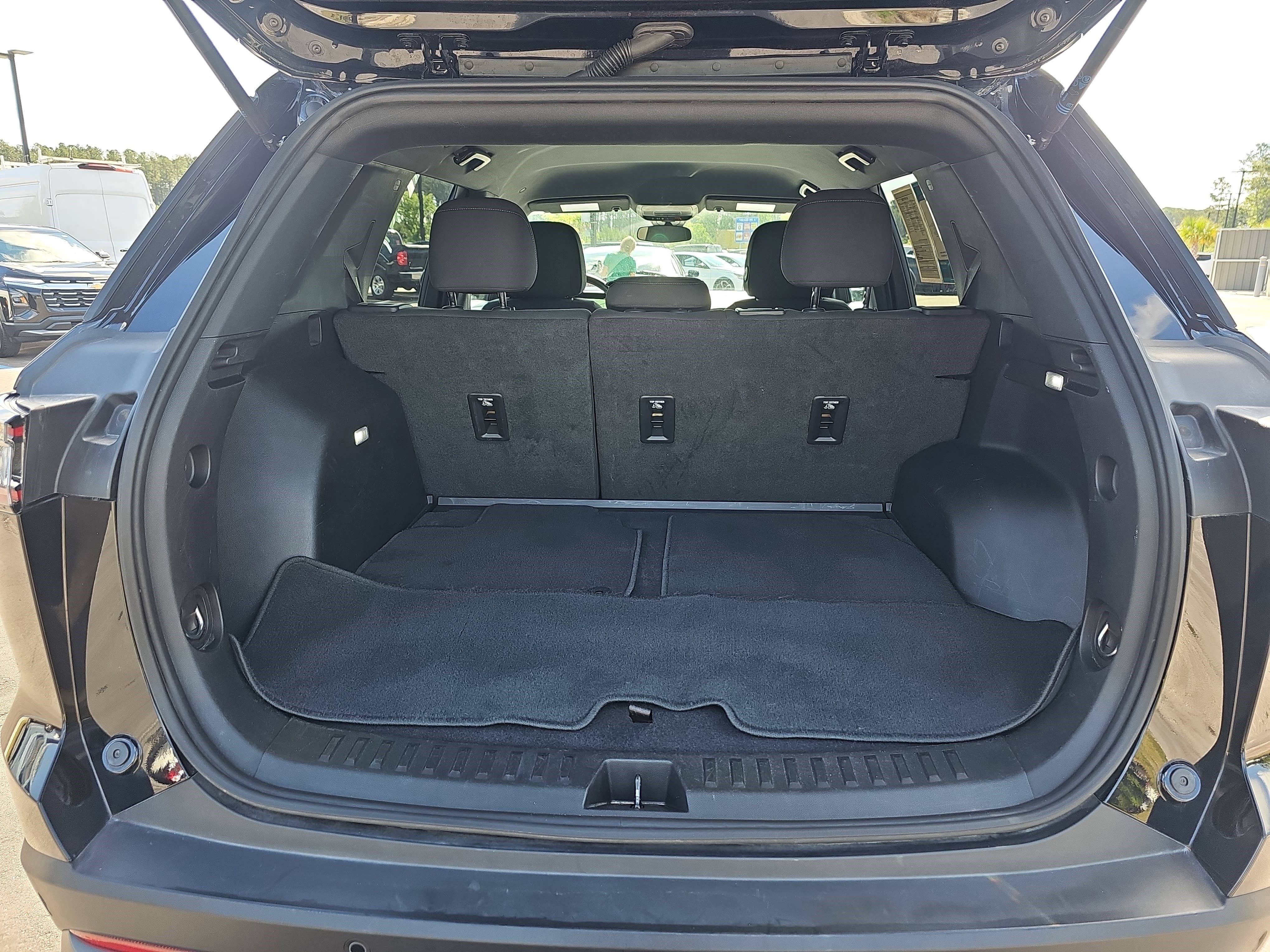 2025 Chevrolet Equinox LT - Photo 12