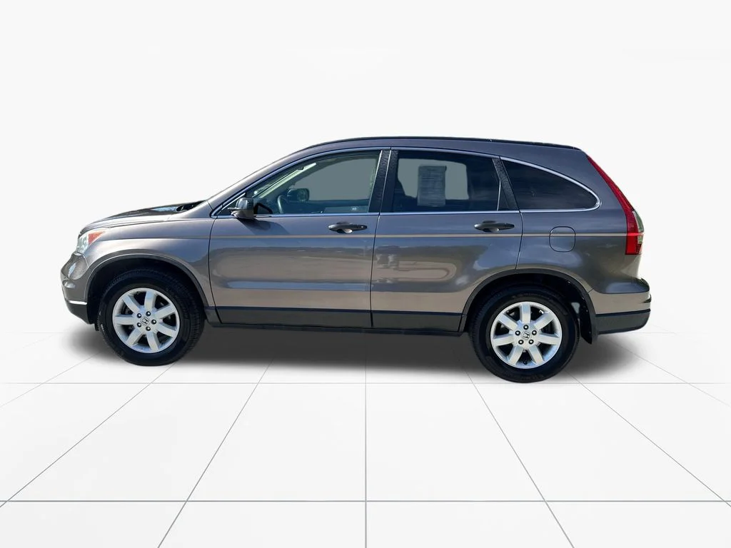 Used 2011 Polished Metal Metallic Honda SE image 4