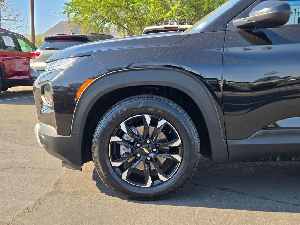 Used 2022 Mosaic Black Metallic Chevrolet LT image 9